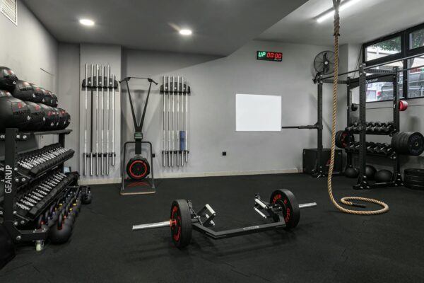 Χώρος Γυμναστηρίου Kazafitness Project - Προγράμματα Εκγύμνασης - Προετοιμασία Σχολών ΤΕΦΑΑ